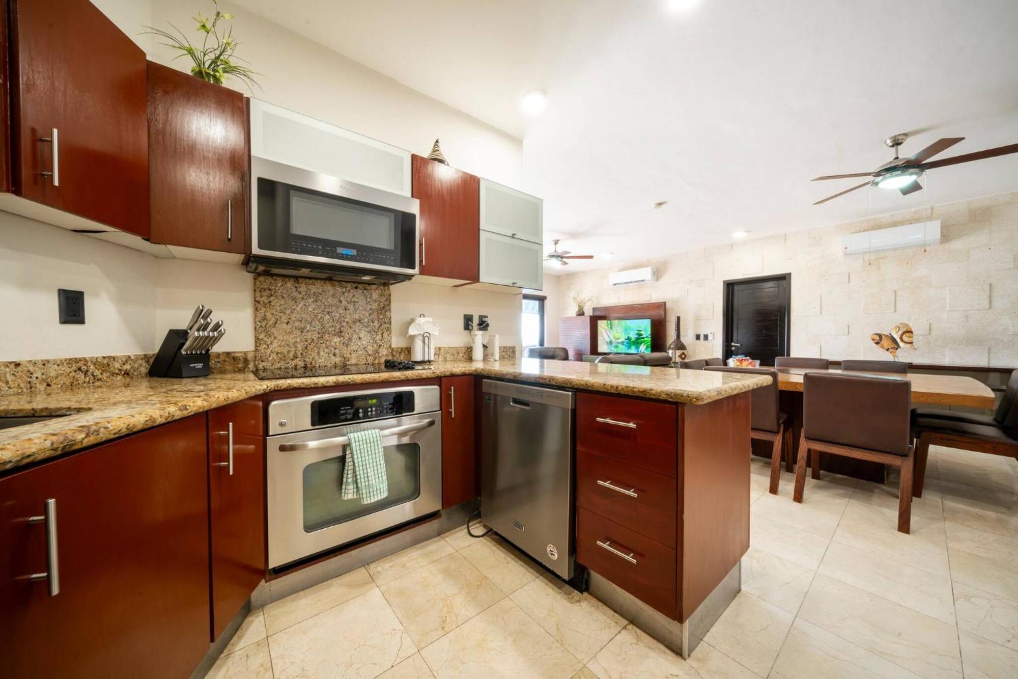 Surf 408 - Beachfront Stunning Ocean View Penthouse - At El Faro *