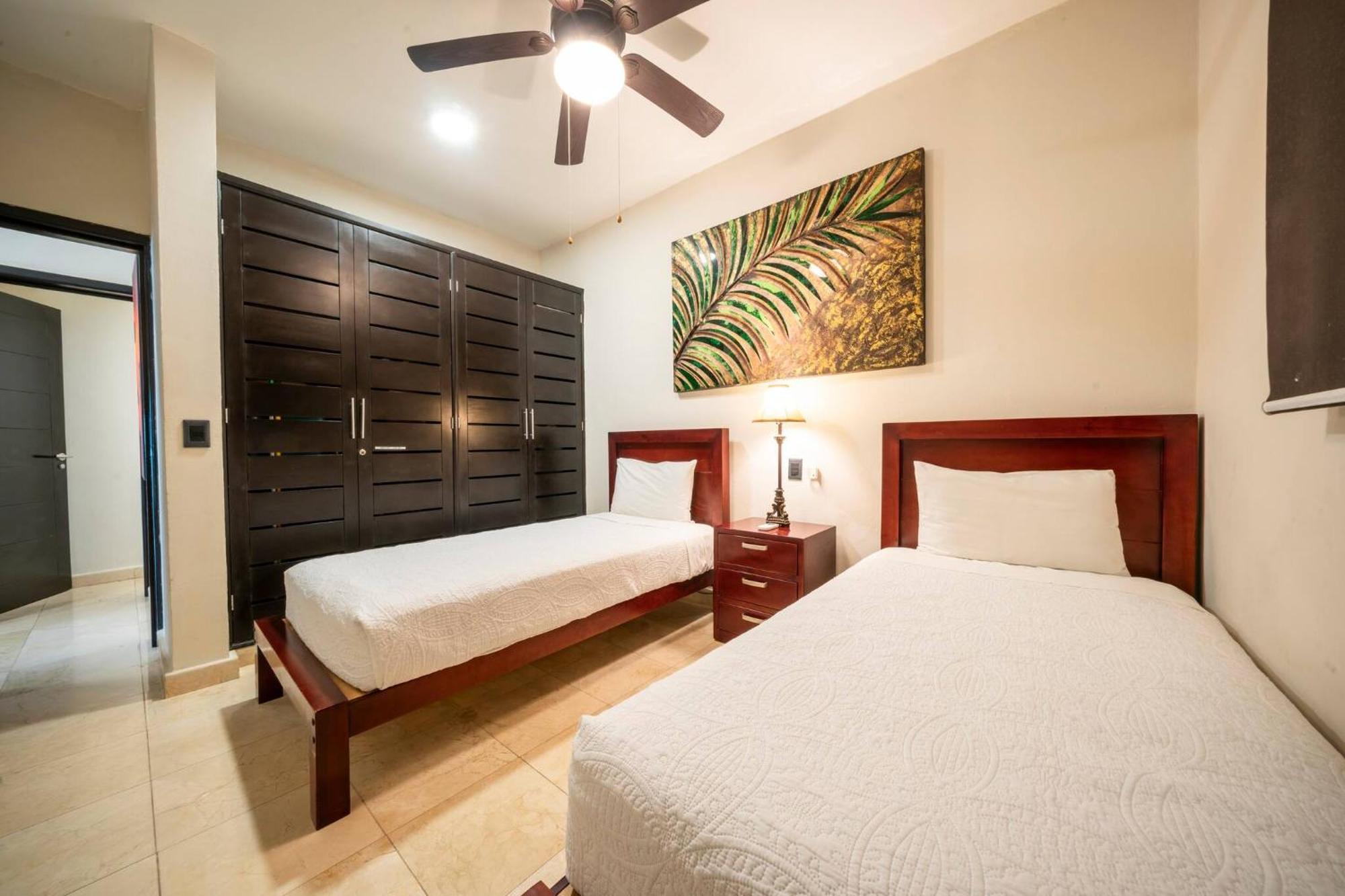 Surf 408 - Beachfront Stunning Ocean View Penthouse - At El Faro Сasa de vacaciones