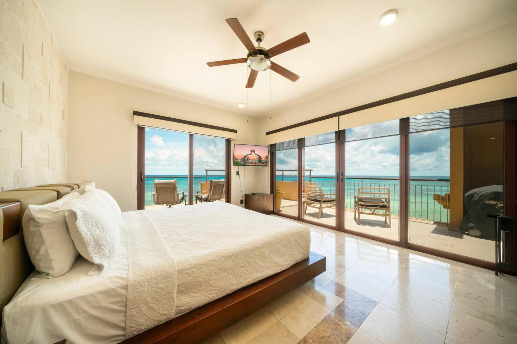 Surf 408 - Beachfront Stunning Ocean View Penthouse - At El Faro Сasa de vacaciones *