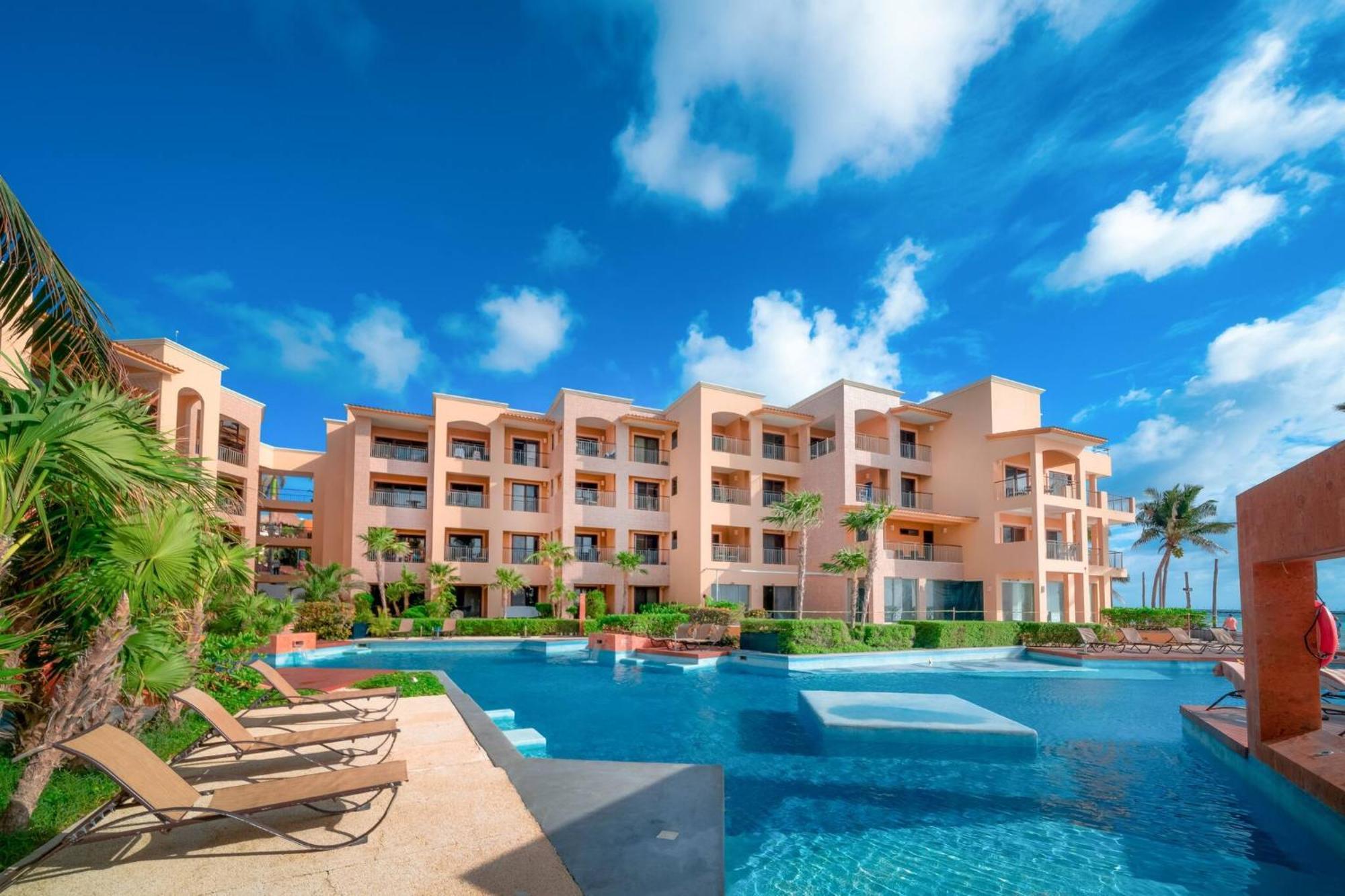 Surf 408 - Beachfront Stunning Ocean View Penthouse - At El Faro Сasa de vacaciones